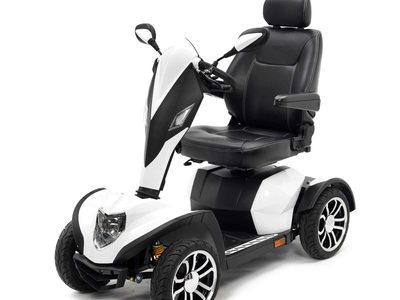 COBRAWH Cobra 8mph Scooter White 01 web