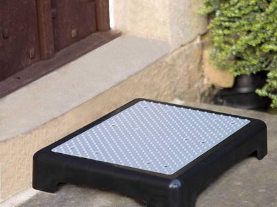 RT 05424 Outdoor Step 02 web
