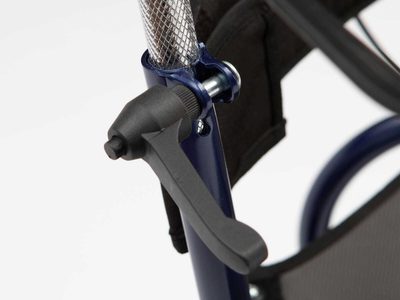 TW017 BL Triwalker With Seat Blue 04 web