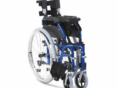XSAWCSP18 BLST 18 XS Aluminium Self Propel Wheelchair Blue 02 web